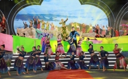 Khai mạc Lễ hội hoa tam gi&aacute;c mạch lần thứ 8