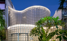 Nh&agrave; bọc k&iacute;nh v&ocirc; cực ở miền T&acirc;y