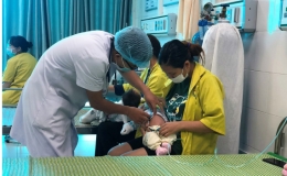 Tiếp tục gi&aacute;m s&aacute;t c&aacute;c trường hợp mắc bệnh vi&ecirc;m đường h&ocirc; hấp cấp tại Trường Mầm non x&atilde; Nam H&agrave;