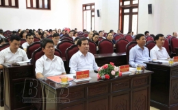 Đồng ch&iacute; Nguyễn Tiến Th&agrave;nh, Ph&oacute; B&iacute; thư thường trực Tỉnh ủy, Chủ tịch HĐND tỉnh tiếp x&uacute;c cử tri tại th&agrave;nh phố Th&aacute;i B&igrave;nh   