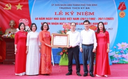Trường THCS Kỳ B&aacute;: Đ&oacute;n nhận Hu&acirc;n chương Lao động hạng Nhất