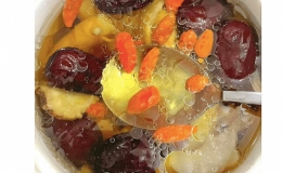 C&aacute;ch l&agrave;m m&oacute;n canh xương heo ngũ bảo