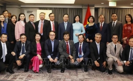 Chủ tịch nước V&otilde; Văn Thưởng gặp mặt c&aacute;c c&aacute;n bộ, nh&acirc;n vi&ecirc;n c&aacute;c cơ quan đại diện Việt Nam tại Hoa Kỳ