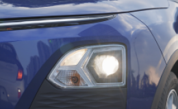 D&ugrave;ng đ&egrave;n pha sai c&aacute;ch - th&oacute;i xấu của t&agrave;i xế Việt