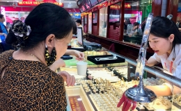 Gi&aacute; v&agrave;ng đảo chiều, tăng 200.000 đồng mỗi lượng