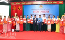 Hội nghị tiếp x&uacute;c đo&agrave;n vi&ecirc;n, người lao động trước thềm Đại hội C&ocirc;ng đo&agrave;n Việt Nam lần thứ XIII