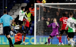 Luis Diaz cứu Liverpool ở ph&uacute;t b&ugrave; Ngoại hạng Anh