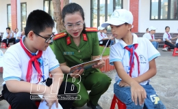 Mang kiến thức ph&aacute;p luật đến người d&acirc;n