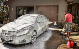 Mẹo tr&aacute;nh trầy xước khi rửa xe