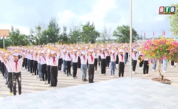 Mỗi thầy c&ocirc; gi&aacute;o l&agrave; một tấm gương đạo đức, tự học v&agrave; s&aacute;ng tạo