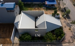 Ng&ocirc;i nh&agrave; với 4 m&aacute;i hi&ecirc;n nối tiếp