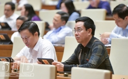  Quốc hội thảo luận về t&igrave;nh h&igrave;nh thực hiện ng&acirc;n s&aacute;ch nh&agrave; nước