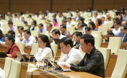 Tiếp tục chương tr&igrave;nh Kỳ họp thứ 6: Quốc hội thảo luận, biểu quyết th&ocirc;ng qua c&aacute;c dự &aacute;n luật