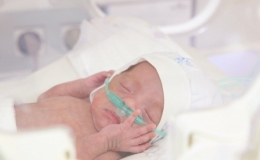 Nhiều bệnh viện nu&ocirc;i dưỡng th&agrave;nh c&ocirc;ng trẻ sinh non nhẹ c&acirc;n dưới 500gr