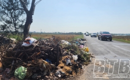 &Ocirc; nhiễm m&ocirc;i trường từ b&atilde;i r&aacute;c x&atilde; Sơn H&agrave; 