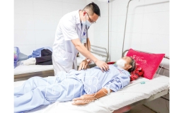 Uống nước kiềm, nhịn ăn c&oacute; &ldquo;l&agrave;nh&rdquo; bệnh?