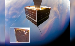 Vệ tinh thủng lỗ sau va chạm ngo&agrave;i kh&ocirc;ng gian