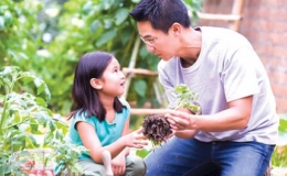 Bố v&agrave; con g&aacute;i