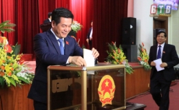 Kỳ họp thứ bảy, HĐND tỉnh kh&oacute;a XVI, nhiệm kỳ 2016 - 2021 lấy phiếu t&iacute;n nhiệm đối với những người giữ chức vụ do HĐND tỉnh bầu