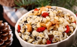 Dưa muối v&agrave; 12 m&oacute;n ăn tr&ecirc;n b&agrave;n tiệc Gi&aacute;ng sinh của người Ukraine