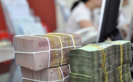 L&atilde;i suất tiết kiệm tiếp tục tăng cao