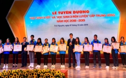 Tuy&ecirc;n dương 83 học sinh đạt danh hiệu "Học sinh 3 r&egrave;n luyện", "Học sinh 3 tốt" cấp trung ương