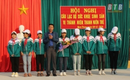 Ra mắt c&acirc;u lạc bộ "Cung cấp th&ocirc;ng tin về d&acirc;n số cho vị th&agrave;nh ni&ecirc;n v&agrave; thanh ni&ecirc;n trẻ"