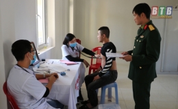 Kiến Xương tổ chức kh&aacute;m tuyển nghĩa vụ qu&acirc;n sự năm 2020