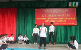 Trường THPT Chuy&ecirc;n Th&aacute;i B&igrave;nh tổ chức chuy&ecirc;n đề gi&aacute;o dục truyền thống c&aacute;ch mạng cho học sinh