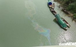 Ph&acirc;n t&iacute;ch mẫu nước s&ocirc;ng Lam sau khi xuất hiện vệt dầu loang