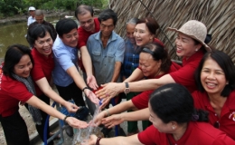 Tặng 200 giếng khoan cho người d&acirc;n v&ugrave;ng đặc biệt kh&oacute; khăn ở Hậu Giang