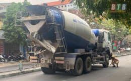 Xe bồn chở b&ecirc; t&ocirc;ng g&acirc;y tai nạn giao th&ocirc;ng nghi&ecirc;m trọng