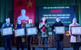 CLB Ch&egrave;o x&atilde; Quốc Tuấn được nhận kỷ niệm chương v&igrave; sự nghiệp văn h&oacute;a