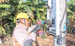 Điện lực th&agrave;nh phố tăng cường lắp đặt c&ocirc;ng tơ điện tử đo xa