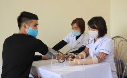 Đ&ocirc;ng Hưng: 802 thanh ni&ecirc;n tham gia kh&aacute;m tuyển nghĩa vụ qu&acirc;n sự năm 2021