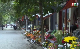 T&aacute;i diễn t&igrave;nh trạng lấn chiếm l&ograve;ng đường, vỉa h&egrave;