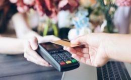 Tiếp tục giảm 50% ph&iacute; giao dịch thanh to&aacute;n điện tử li&ecirc;n ng&acirc;n h&agrave;ng