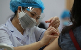 Bao phủ 2 mũi vaccine ph&ograve;ng Covid-19 cho gần 70% d&acirc;n số, Việt Nam về đ&iacute;ch sớm ti&ecirc;m chủng