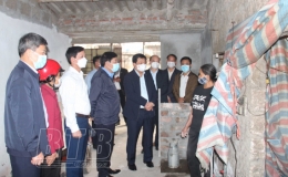 C&aacute;c đồng ch&iacute; l&atilde;nh đạo tỉnh kiểm tra, chỉ đạo c&ocirc;ng t&aacute;c ph&ograve;ng, chống bệnh dịch tả lợn ch&acirc;u Phi