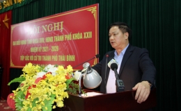 Đồng ch&iacute; Nguyễn Khắc Thận, Ph&oacute; B&iacute; thư Tỉnh ủy, Chủ tịch UBND tỉnh tiếp x&uacute;c cử tri tại th&agrave;nh phố Th&aacute;i B&igrave;nh