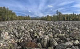 D&ograve;ng s&ocirc;ng đ&aacute; khổng lồ ở Nga