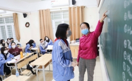 Học sinh một số địa phương đi học lại từ h&ocirc;m nay