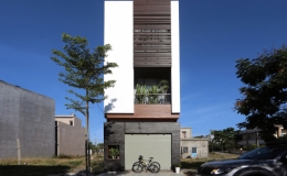 Ng&ocirc;i nh&agrave; nh&igrave;n ngo&agrave;i tưởng kh&ocirc;ng rộng m&agrave; rộng kh&ocirc;ng tưởng