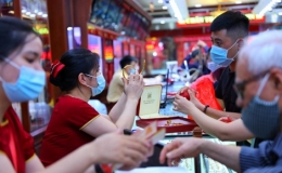 Gi&aacute; v&agrave;ng trong nước tiếp tục bật tăng th&ecirc;m tới 200.000 đồng mỗi lượng