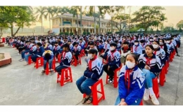 Hưng H&agrave; tuy&ecirc;n truyền về quản l&yacute;, sử dụng vũ kh&iacute;, vật liệu nổ, c&ocirc;ng cụ hỗ trợ v&agrave; ph&aacute;o