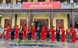 Khai trương điểm b&aacute;n h&agrave;ng Việt Nam tại huyện Kiến Xương