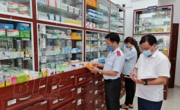 Kh&ocirc;ng để bu&ocirc;n lậu, gian lận thương mại v&agrave; h&agrave;ng giả ho&agrave;nh h&agrave;nh dịp cuối năm