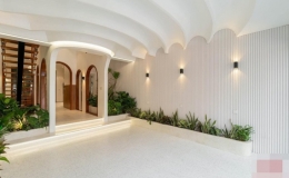 Nh&agrave; phố nghệ thuật đầy say đắm, trần như dải lụa uốn quanh