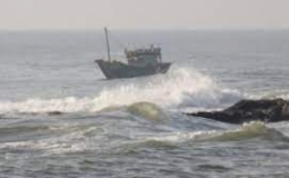 Tin dự b&aacute;o gi&oacute; mạnh, s&oacute;ng lớn v&agrave; mưa d&ocirc;ng tr&ecirc;n biển