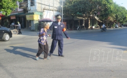 Vũ Qu&yacute;: Ph&aacute;t huy hiệu quả m&ocirc; h&igrave;nh tổ tự quản an to&agrave;n giao th&ocirc;ng